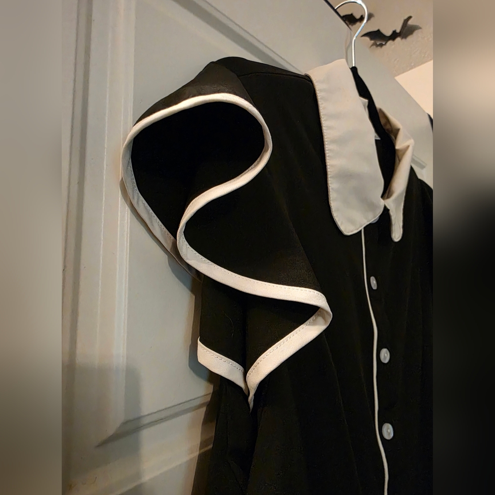 SHIEN Curve Button Up With Flowy Sleeves - Picture 3 of 5